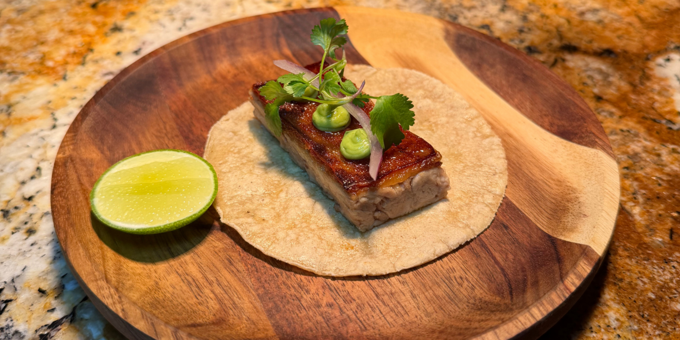 Preparación gastronómica de Alaia, restaurante participante de #AmexForFoodies en Ciudad de México